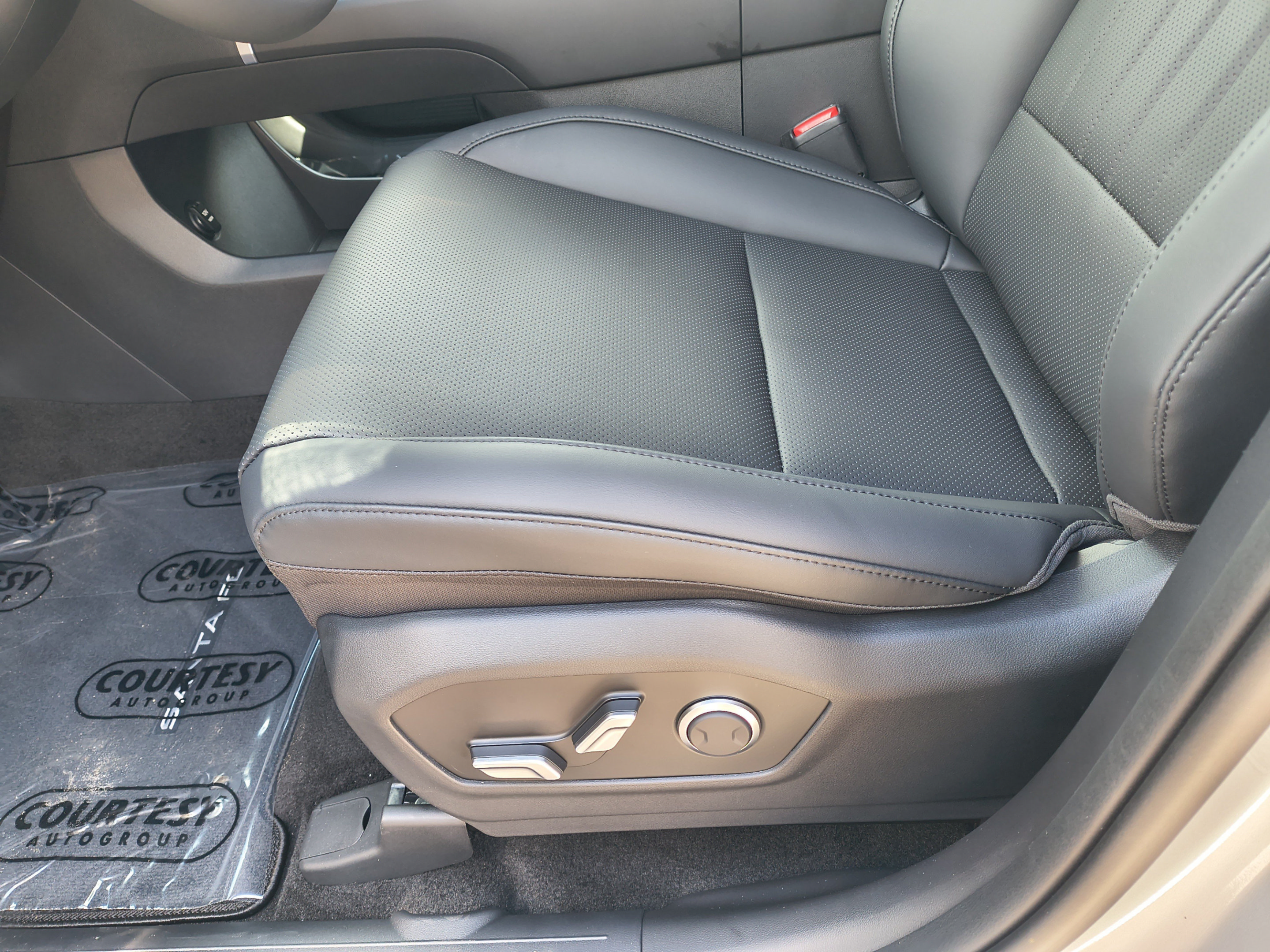 New 2027 Hyundai Santa Fe SEL FWD image 22