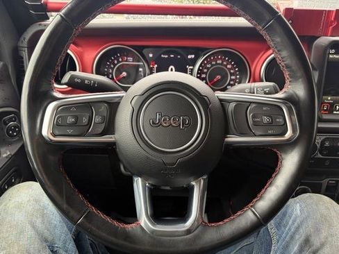 Used 2022 Jeep Gladiator Rubicon w/ LED Lighting Group AWD/4WD image 16