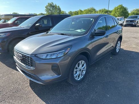 Used 2023 Ford Escape Active AWD/4WD image 1