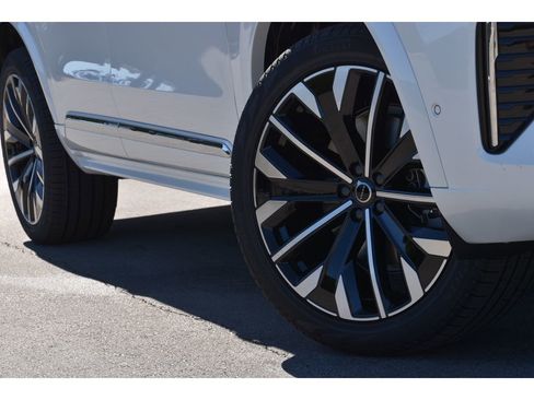 New 2026 Volvo XC90 B6 Plus w/ Protection Package Premier image 9