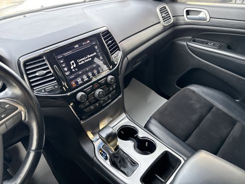Used 2020 Jeep Grand Cherokee Altitude image 22