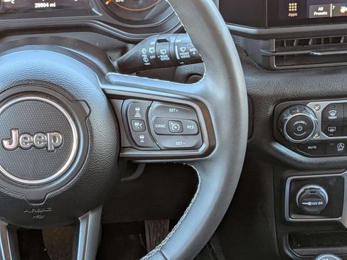 Used 2025 Jeep Wrangler Unlimited Sport AWD/4WD image 18