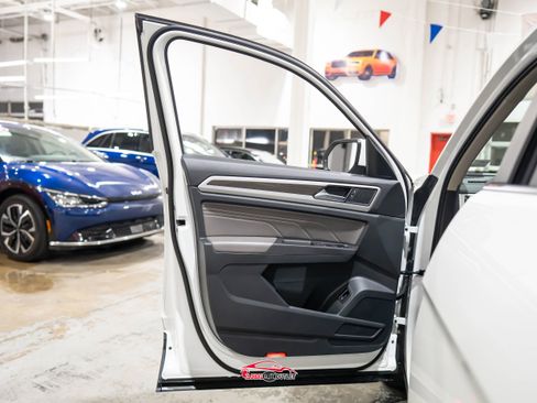 Used 2022 Volkswagen Atlas SE image 42