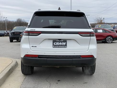 Used 2023 Jeep Grand Cherokee Altitude image 6