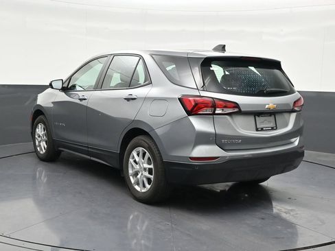 Used 2024 Chevrolet Equinox LS w/ Driver Confidence II Package FWD image 3