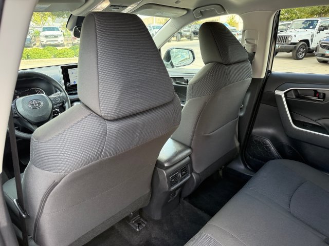 Used 2025 Toyota RAV4 LE AWD/4WD image 24