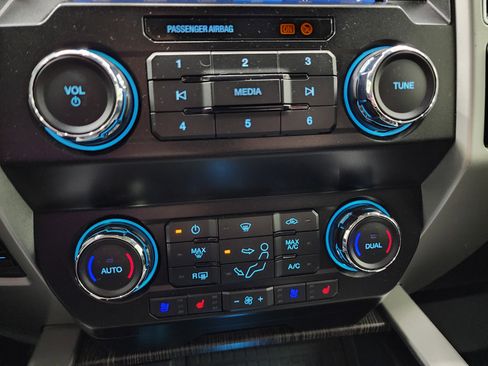 Used 2020 Ford F350 Lariat image 41