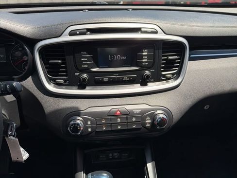 Used 2016 Kia Sorento AWD image 16