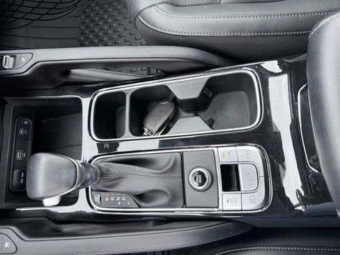 Used 2024 Kia Telluride SX w/ Towing Package image 44