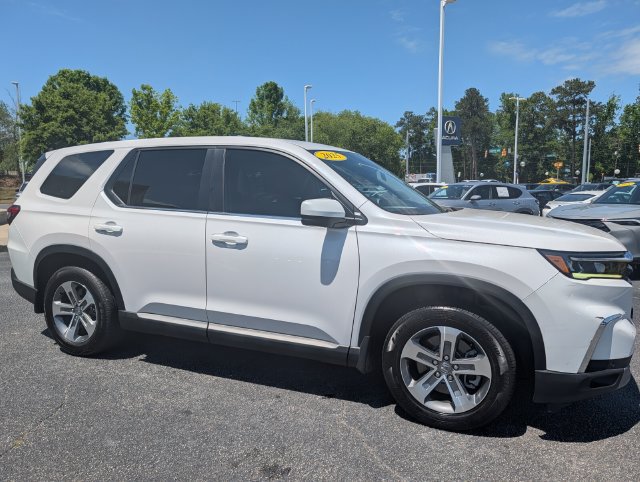 Used 2025 Honda Pilot EX-L image 3