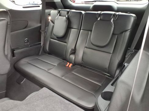 Used 2023 Ford Explorer Limited w/ Limited Technology Package AWD/4WD image 8