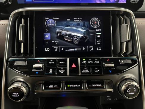 Used 2022 Lexus LX 600 4WD w/ Appearance Package image 22