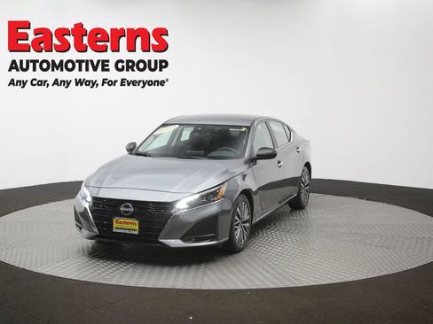 Used 2025 Nissan Altima 2.5 SV FWD image 54