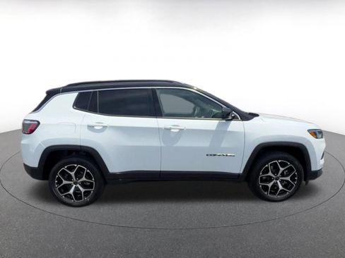 Used 2025 Jeep Compass Limited AWD/4WD image 16