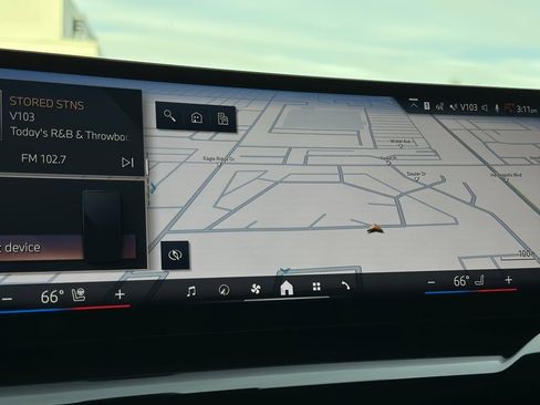 Certified 2024 BMW 530i xDrive w/ Premium Package image 39