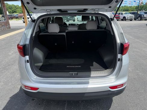 Used 2019 Kia Sportage LX AWD/4WD image 6