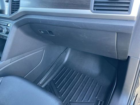 Used 2021 Volkswagen Atlas SE image 34