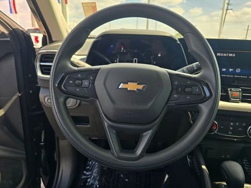 Used 2025 Chevrolet TrailBlazer LT FWD image 21