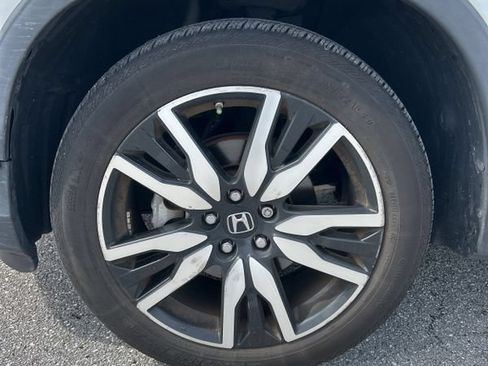 Used 2020 Honda Pilot Touring image 4