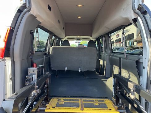 Used 2012 Chevrolet Express 3500 LS image 5