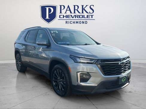 Used 2023 Chevrolet Traverse RS image 1