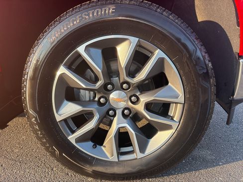 Used 2025 Chevrolet Silverado 1500 LT image 17