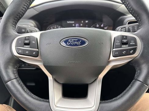 Used 2022 Ford Explorer XLT w/ Equipment Group 202A image 32