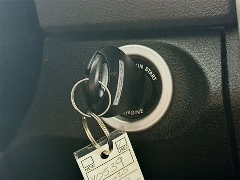 Used 2020 RAM 1500 Classic SLT image 26