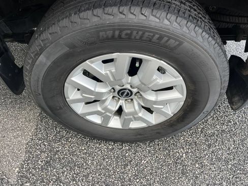 Used 2022 Nissan Frontier SV RWD image 30