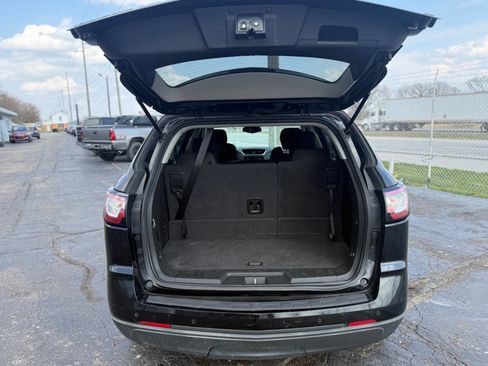 Used 2017 Chevrolet Traverse LT image 13
