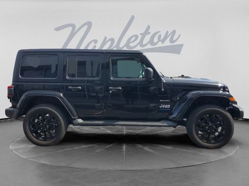 Used 2023 Jeep Wrangler Unlimited Sahara w/ Cold Weather Group AWD/4WD image 9