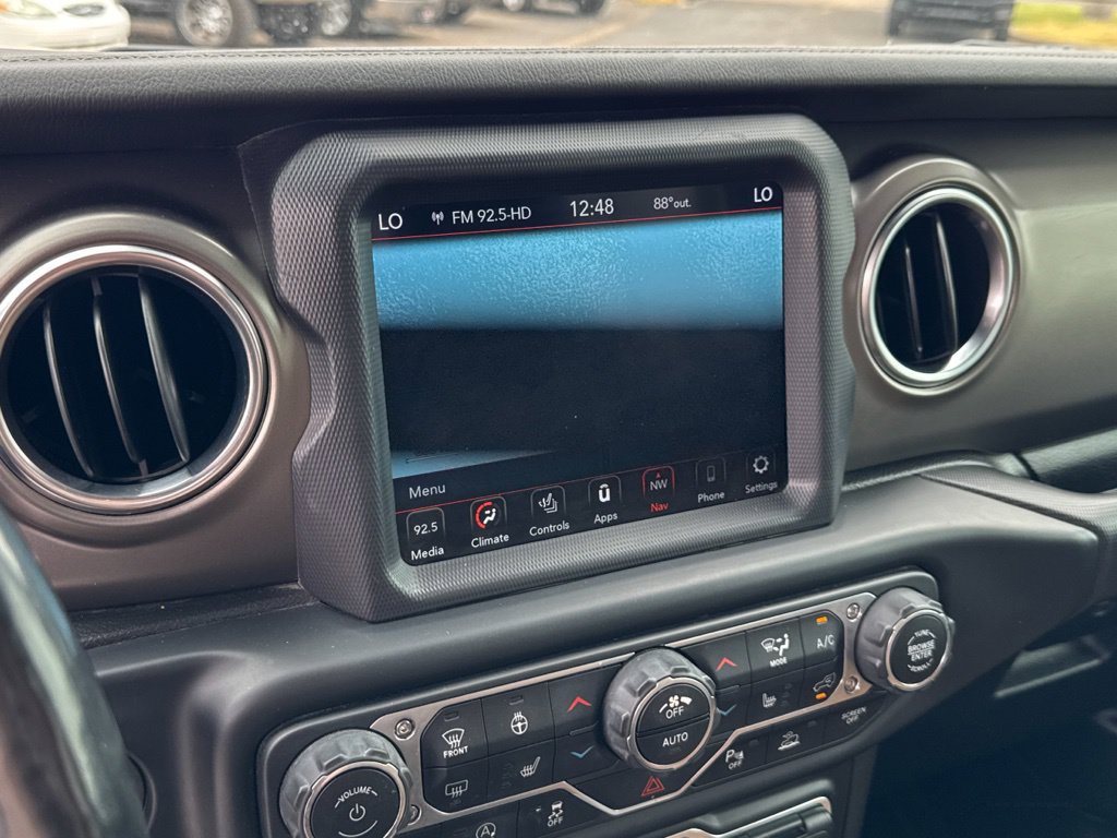 Used 2020 Jeep Gladiator Rubicon w/ Dual Top Group AWD/4WD image 15