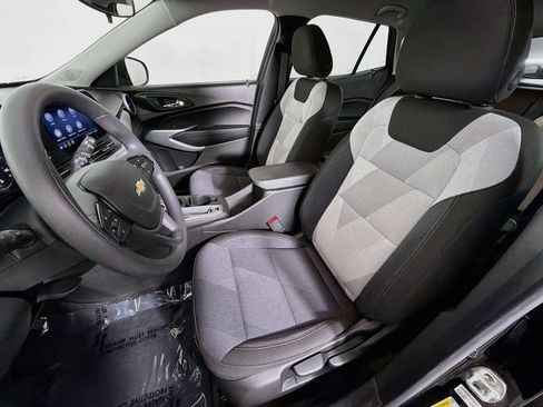 Used 2024 Chevrolet Trax LS FWD image 19