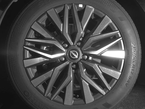 Used 2025 Nissan Altima 2.5 SV FWD image 12