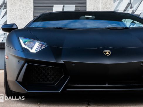 Used 2014 Lamborghini Aventador LP 700-4 image 4