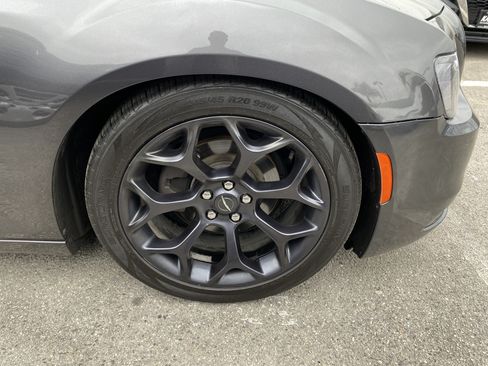 Used 2019 Chrysler 300 S RWD image 23