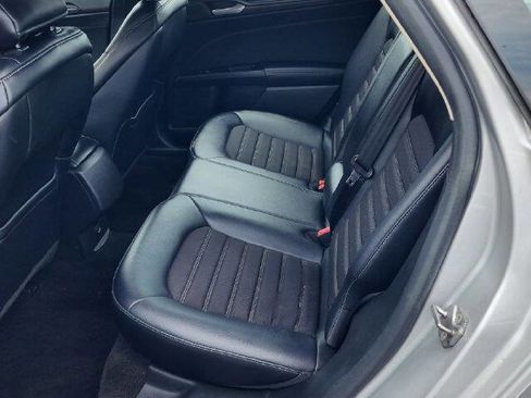 Used 2018 Ford Fusion SE AWD/4WD image 11