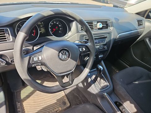 Used 2015 Volkswagen Jetta SE FWD image 12