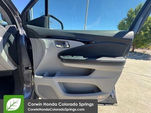 Used 2018 Honda Pilot Touring image 35