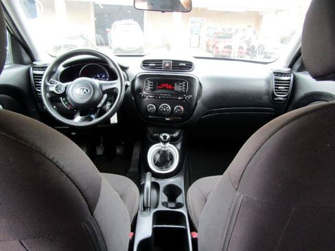 Used 2016 Kia Soul FWD image 19