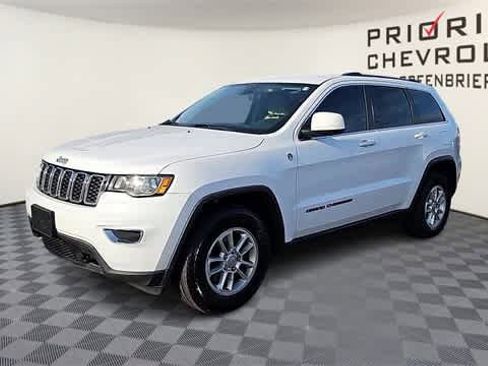 Used 2019 Jeep Grand Cherokee Laredo image 4