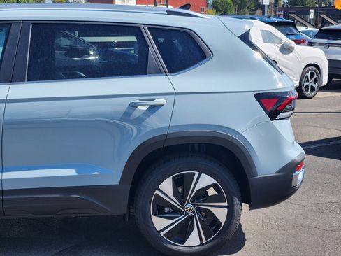 New 2025 Volkswagen Taos SE image 3