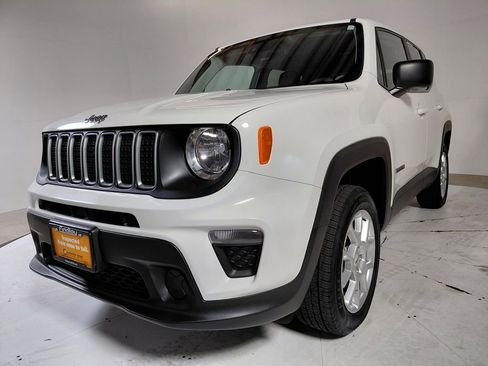 Certified 2023 Jeep Renegade Latitude AWD/4WD image 4
