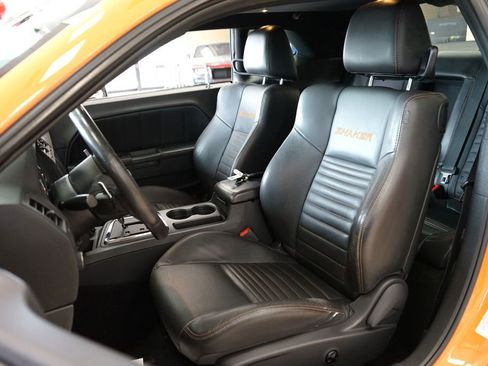 Used 2014 Dodge Challenger R/T RWD image 2