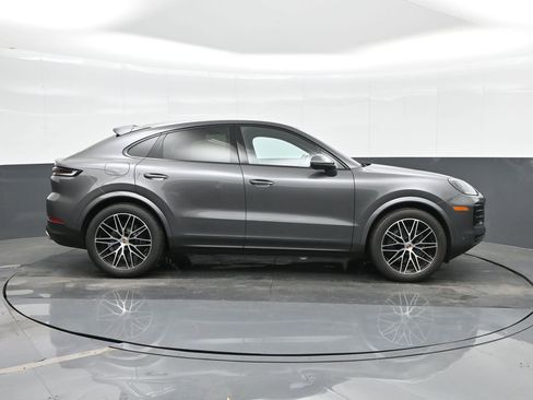 Certified 2025 Porsche Cayenne Coupe AWD/4WD image 10