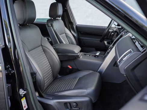 Used 2023 Land Rover Discovery S R-Dynamic image 24