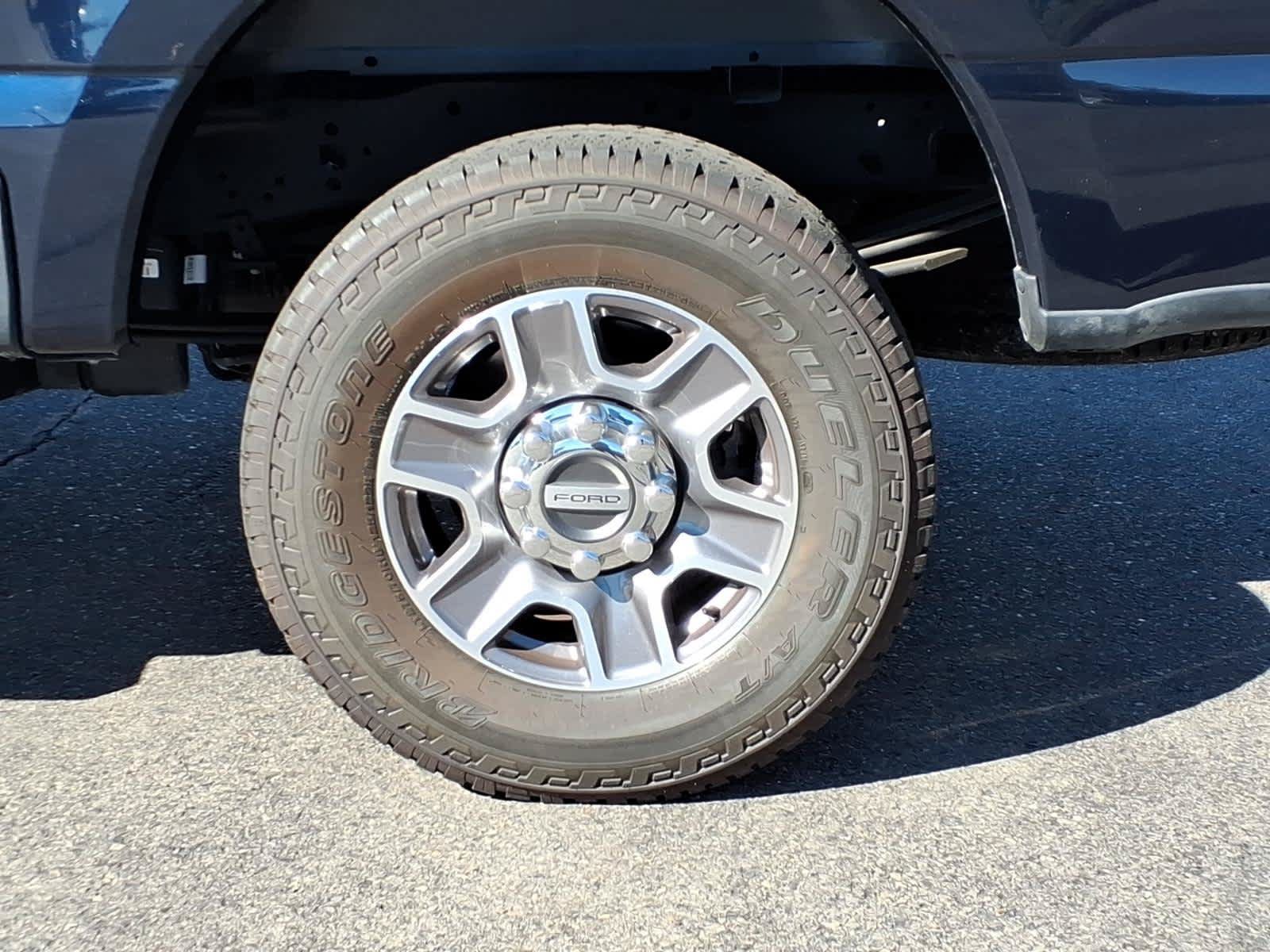 Used 2024 Ford F250 Lariat AWD/4WD image 3