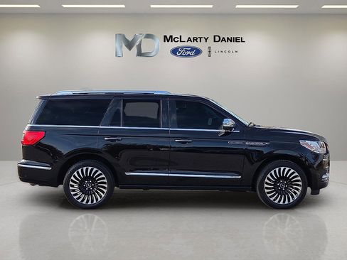 Used 2020 Lincoln Navigator Black Label w/ Cargo Convenience Package image 6