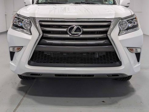 Used 2018 Lexus GX 460 w/ Navigation Package AWD/4WD image 2