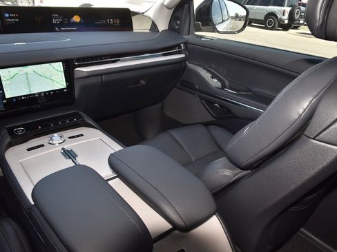 New 2025 Lincoln Navigator Reserve image 18